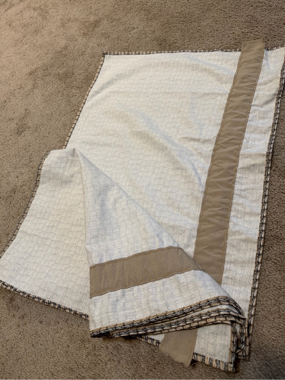 Neutral Weave Pattern Valance- Beige - Picture 5 of 5